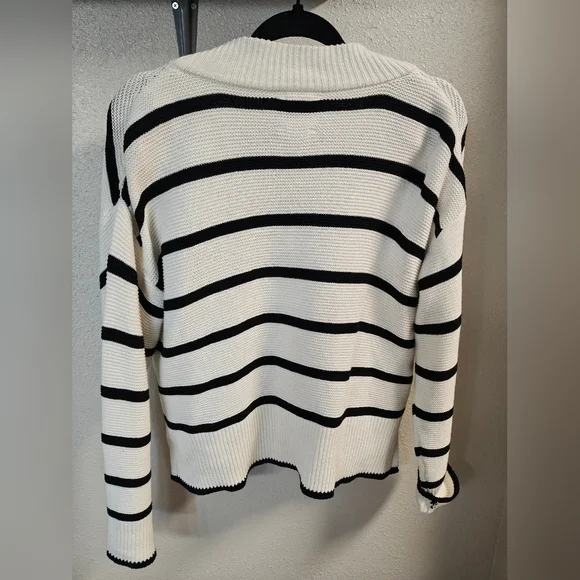 Striped Half Zip Sweater M - Picture 3 of 3